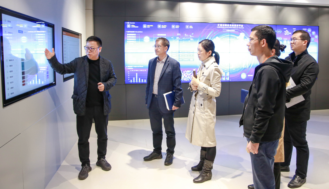 上海市浦东新区大数据中心宋卫华主任一行调研尊龙凯时科技